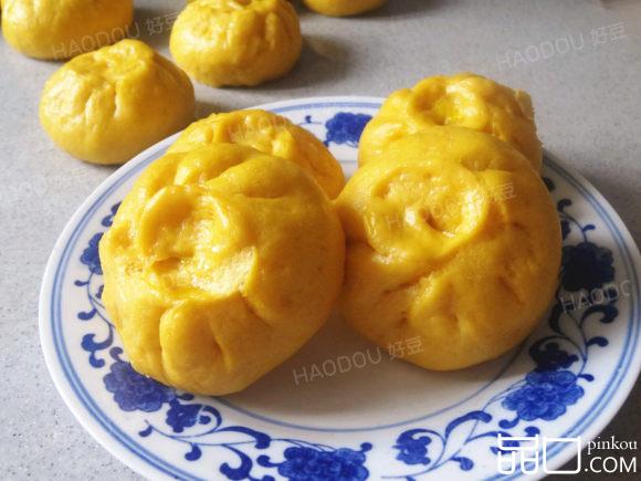 南瓜鸡蛋包子