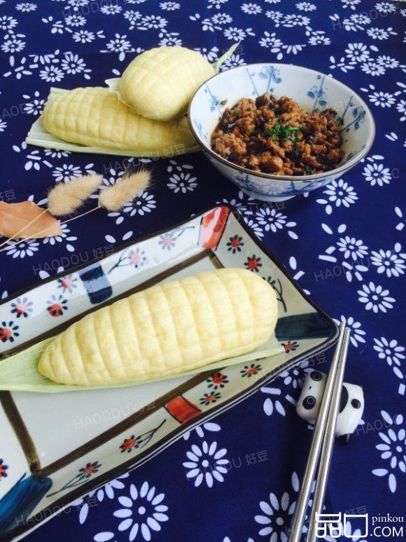 玉米花菇肉包
