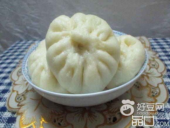酸豆角瘦肉包子