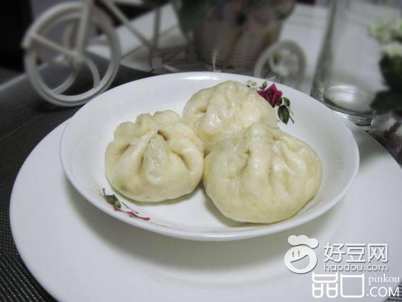 芹菜猪肉包