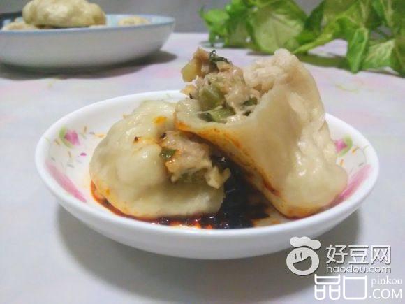 猪肉芹菜包