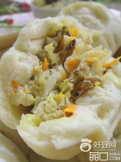 腊肉蔬菜包子
