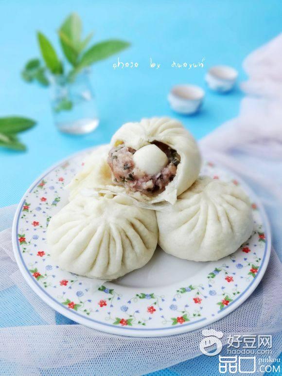 鹌鹑蛋肉包子