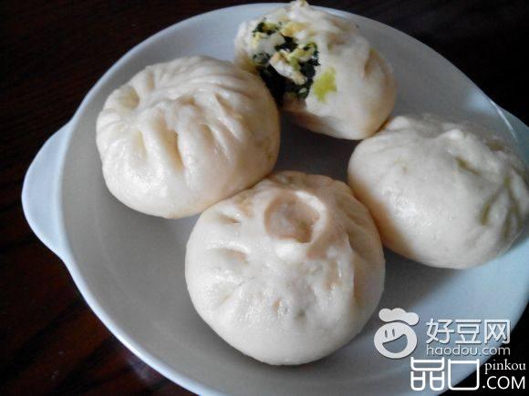 芹菜叶贝丁包子