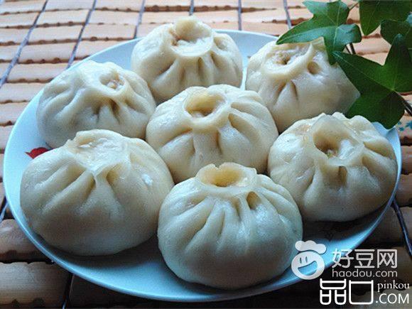 猪肉馅甘蓝包子