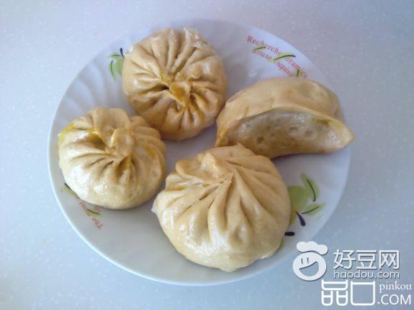 酸菜肉馅包子