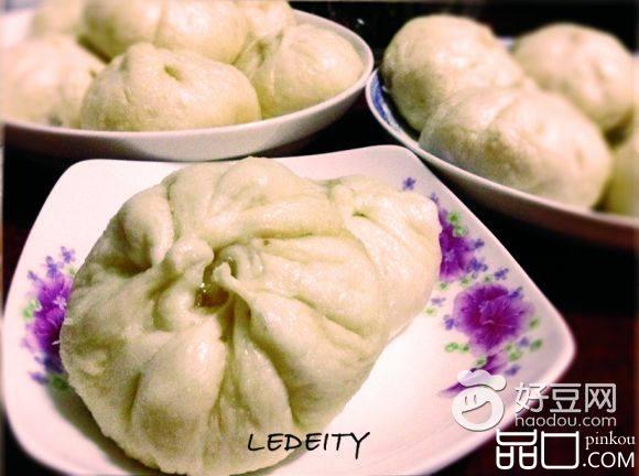 蒸羊肉大葱包子