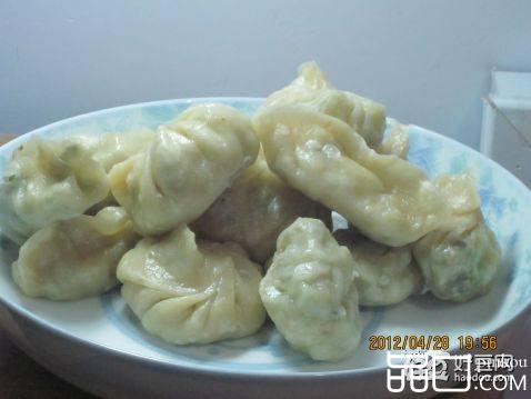蒜薹香椿鱼蒸包