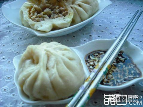 东北酸菜肉馅包子