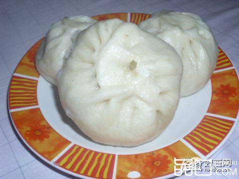 猪肉芹菜蒸包