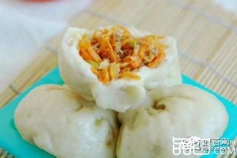 胡萝卜葱牛肉馅包子