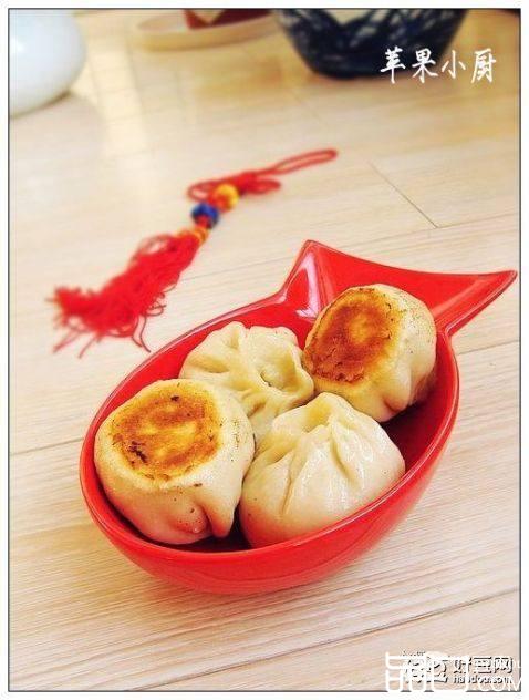 胡萝卜鸡蛋生煎包