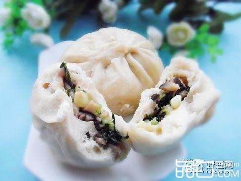 玉米香菇油菜包子