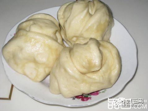 蒸油盐花卷