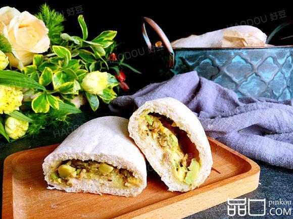牛油果金枪鱼全麦面包
