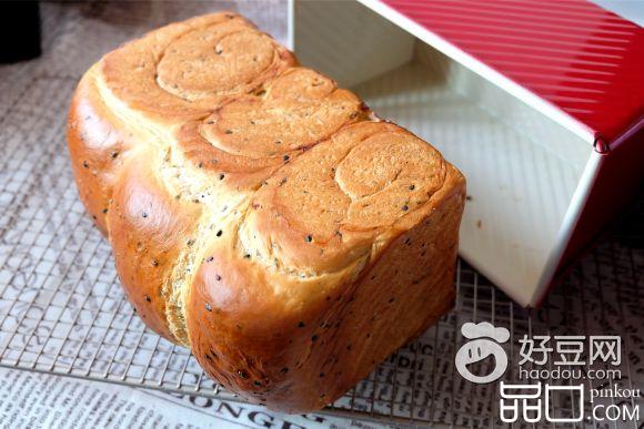 黑芝麻吐司面包