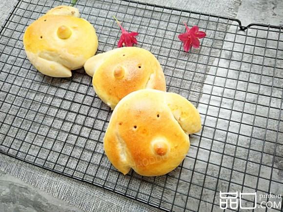 小狗豆沙面包