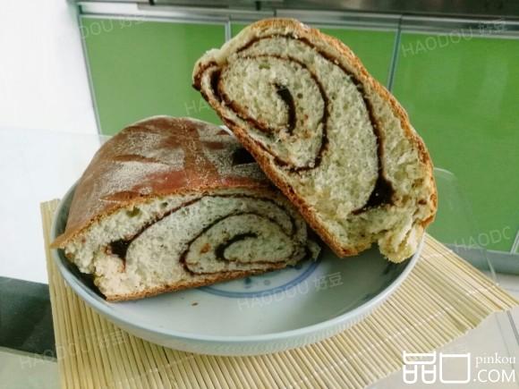 紫米全麦豆沙面包