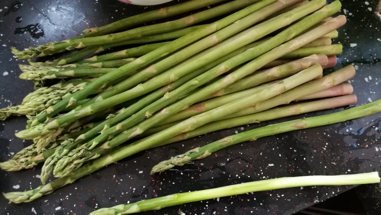 响油芦笋步骤1
