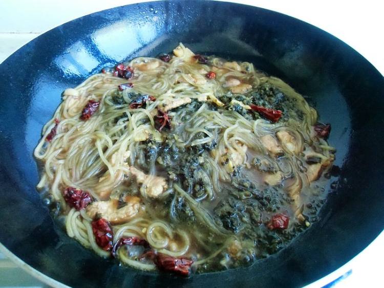芽菜粉条烧肉步骤9