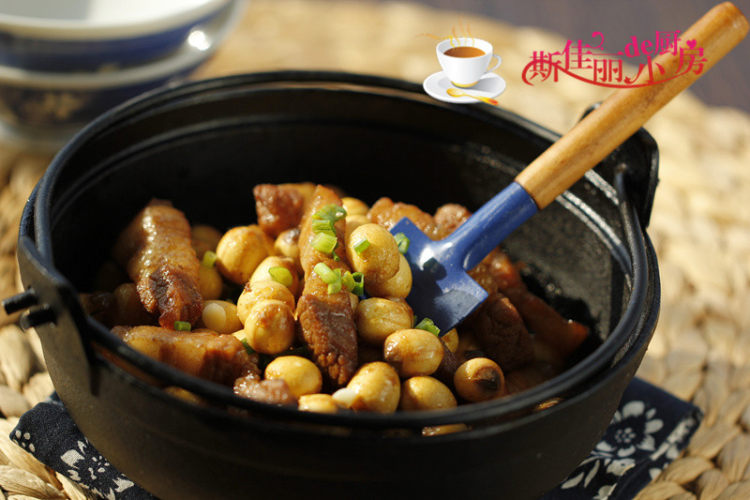 莲子红烧肉步骤10