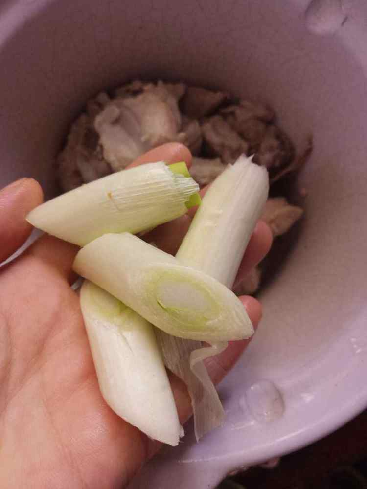 蚬子莲藕炖排骨步骤5