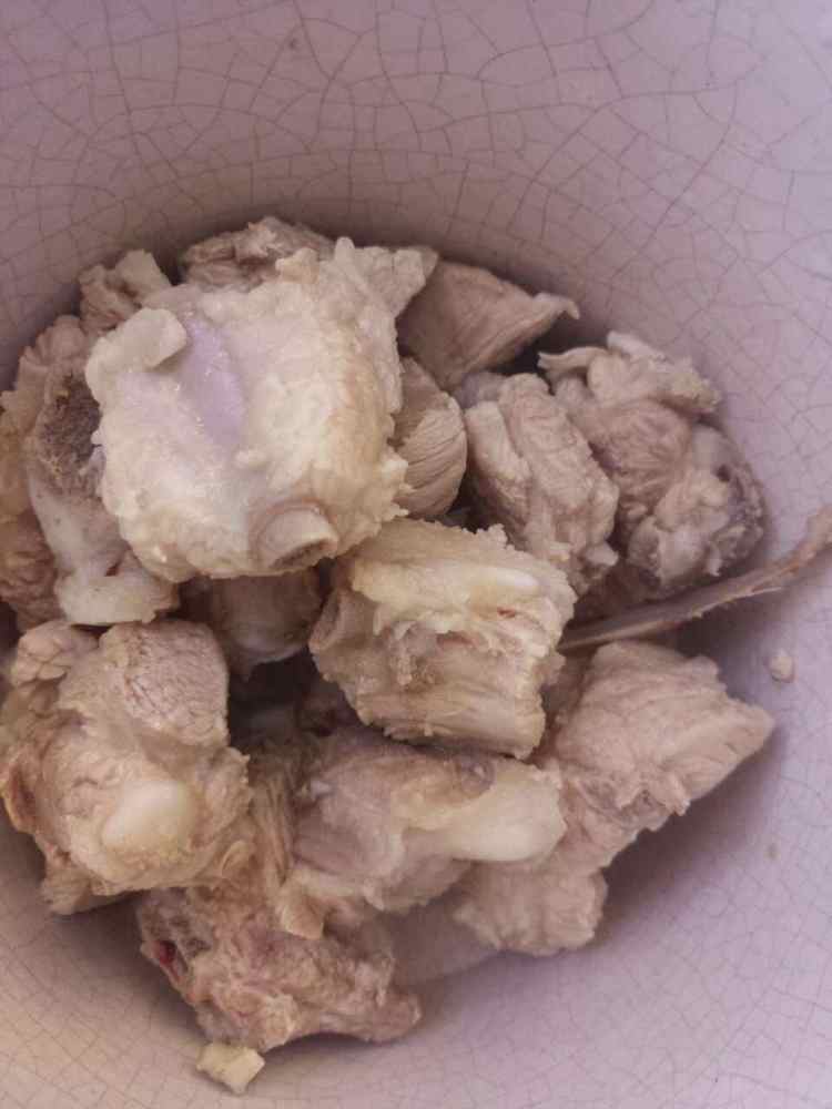 蚬子莲藕炖排骨步骤3