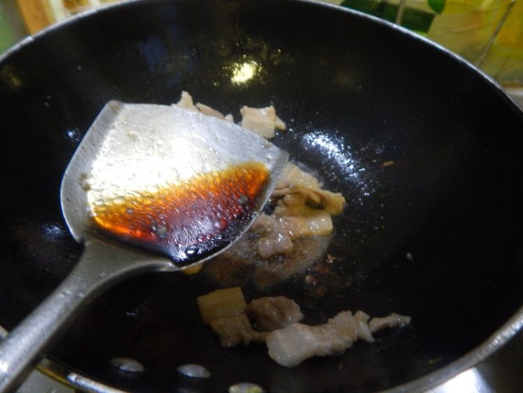 包菜炒猪肉片步骤6