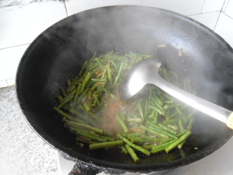 素烧豇豆步骤9