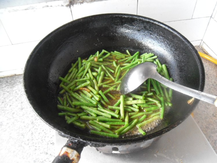 素烧豇豆步骤7