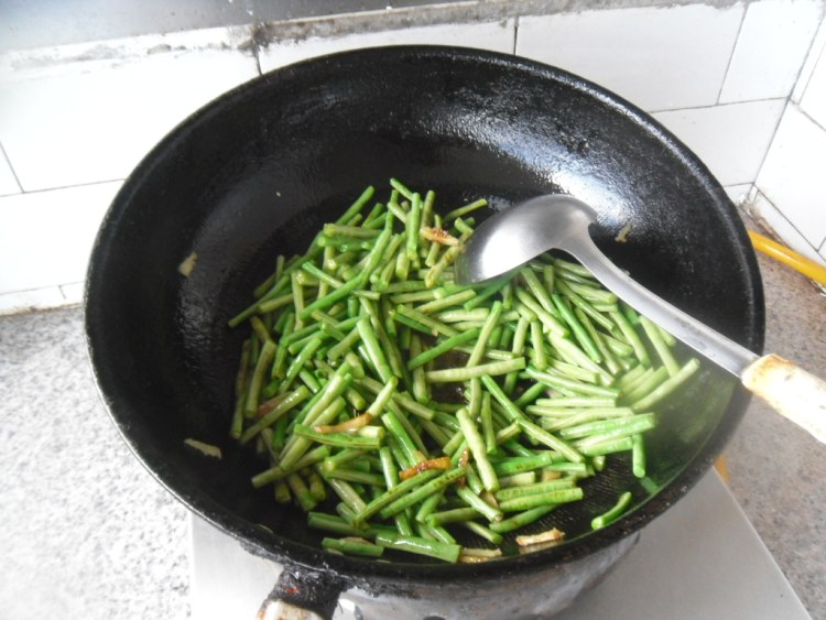 素烧豇豆步骤6