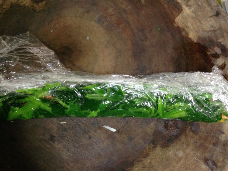 蛋皮菠菜卷步骤17