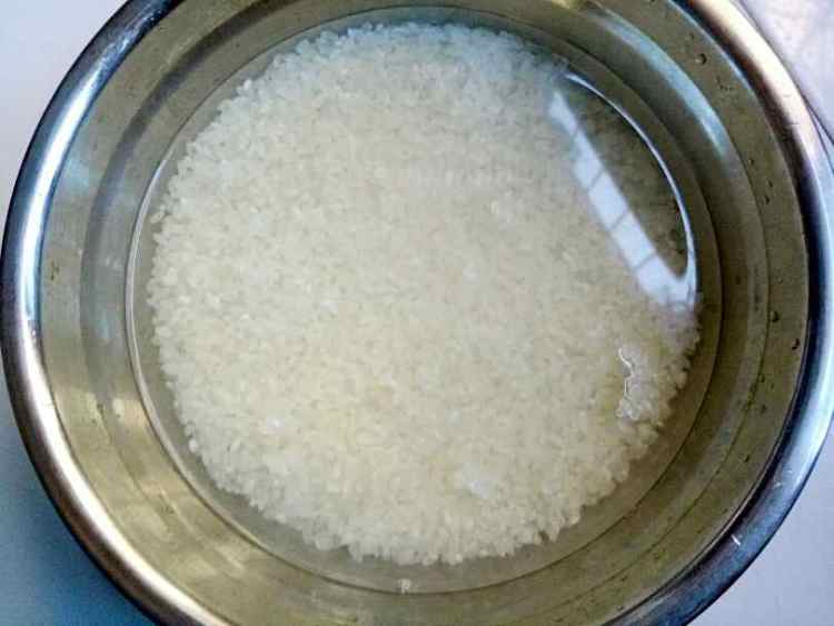 腊肉豆角饭步骤1