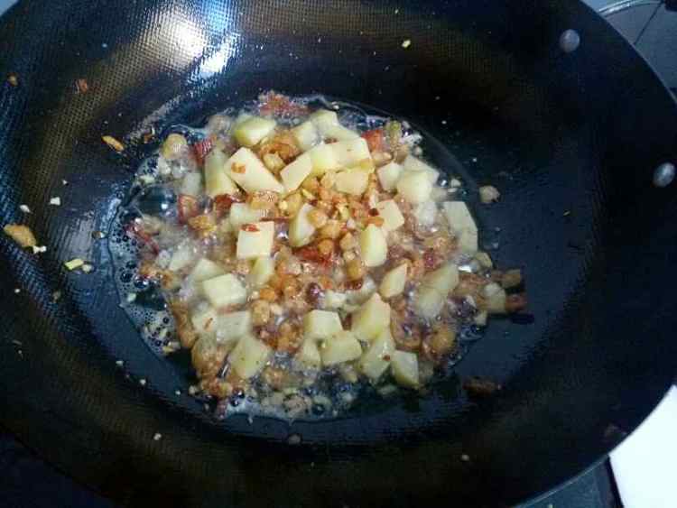 腊肉豆角饭步骤10