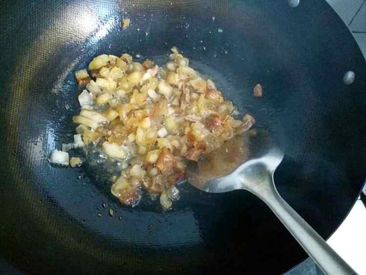 腊肉豆角饭步骤7