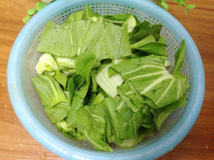 上海青炒蘑菇步骤2
