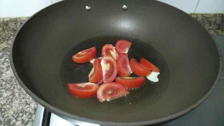番茄酸菜鱼片步骤5