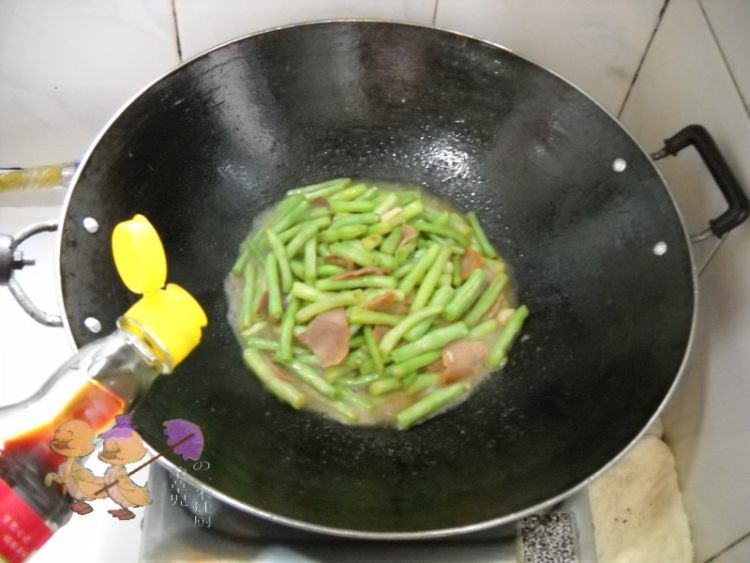 腊肉烧豆角步骤8
