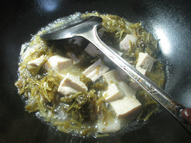 肉片咸菜煮冻豆腐步骤4