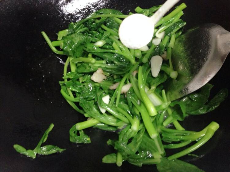 蒜炒菜心步骤4