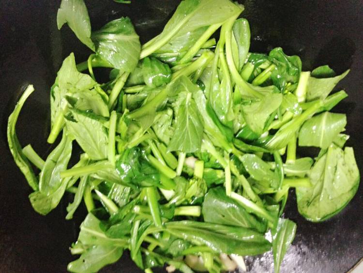 蒜炒菜心步骤3