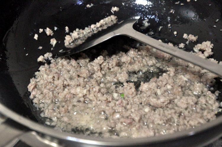豇豆肉末步骤7