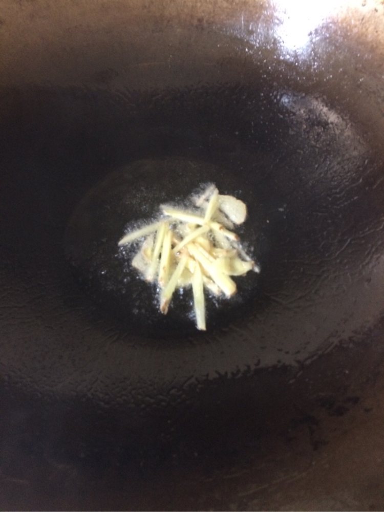 芹菜炒牛肉步骤3
