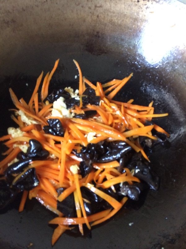 黑木耳胡萝卜炒鸡蛋步骤9