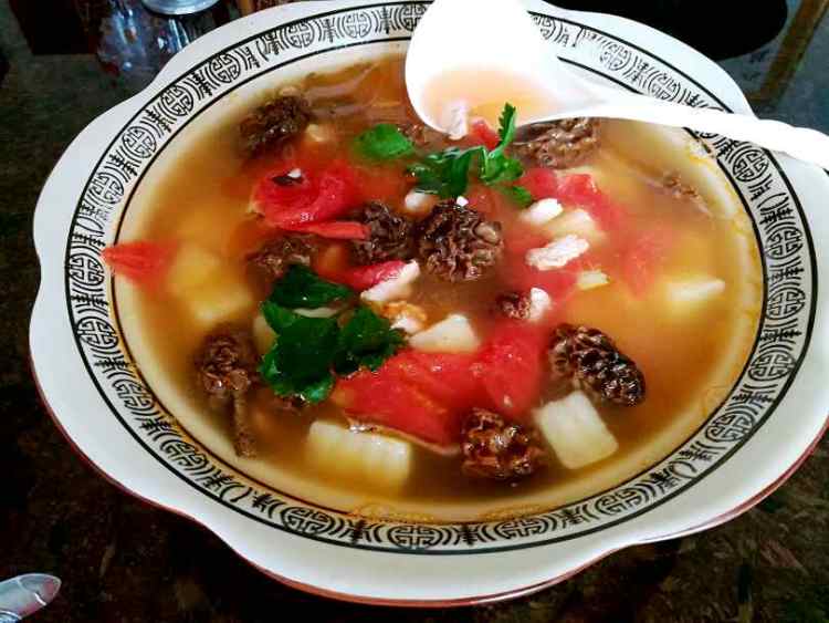 羊肚菌肉片汤步骤7