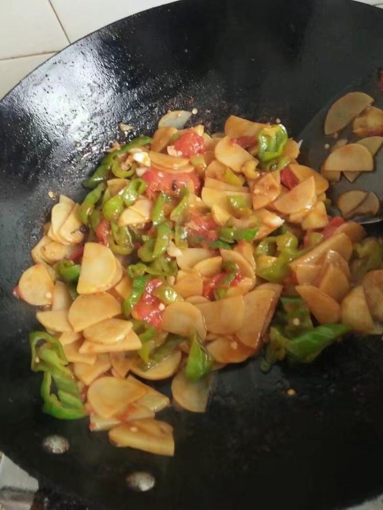 西红柿炒土豆片步骤7