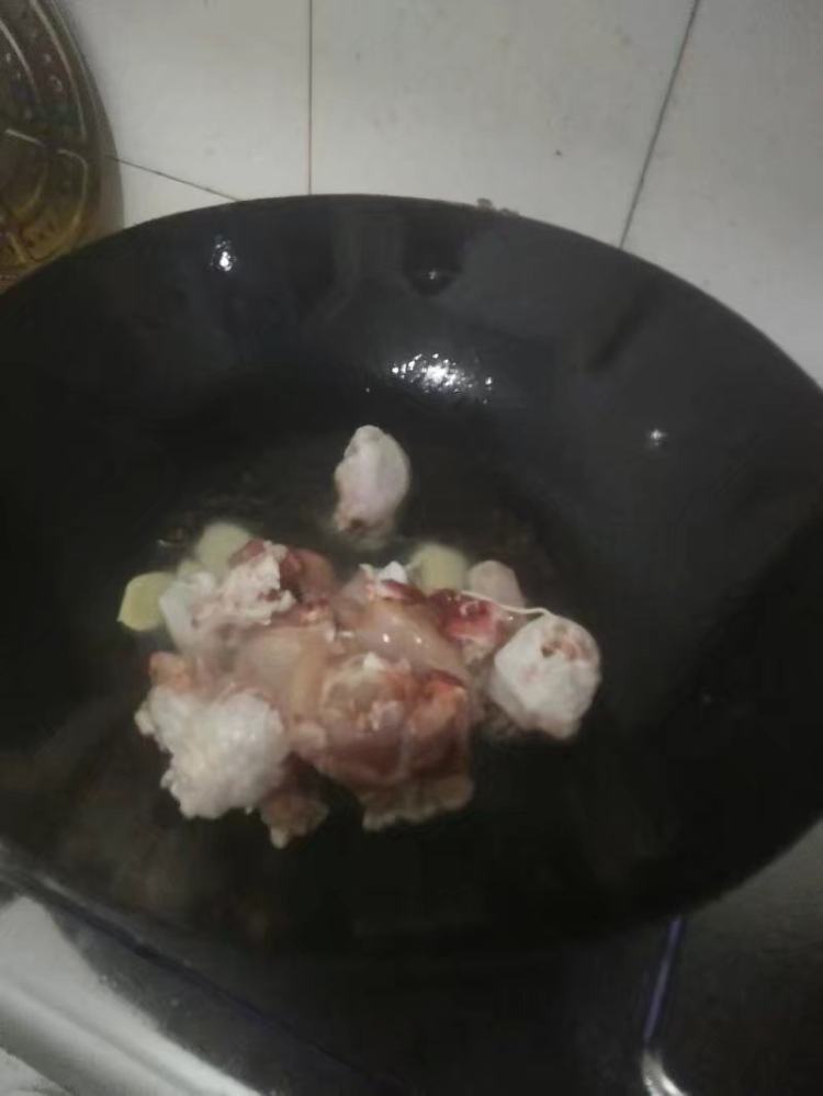 土豆炒鸡步骤4