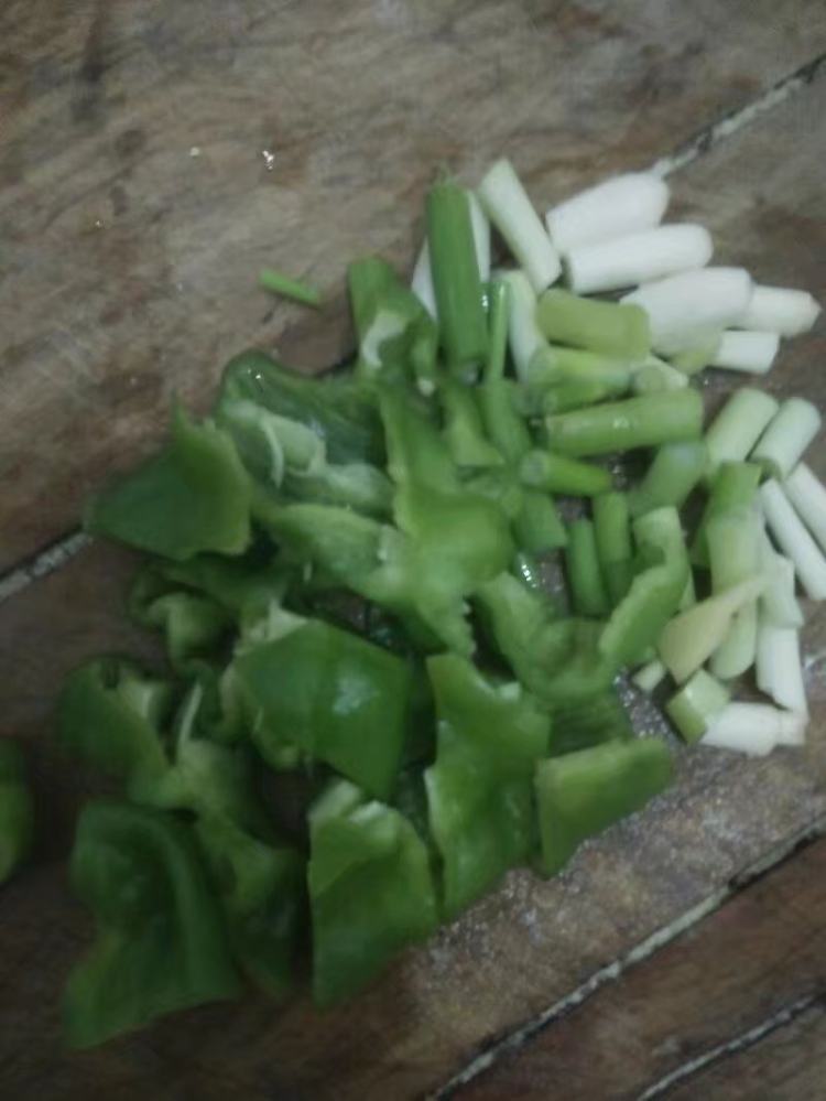 土豆炒鸡步骤9
