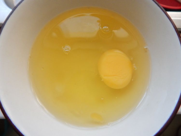 茭白炒鸡蛋清步骤1