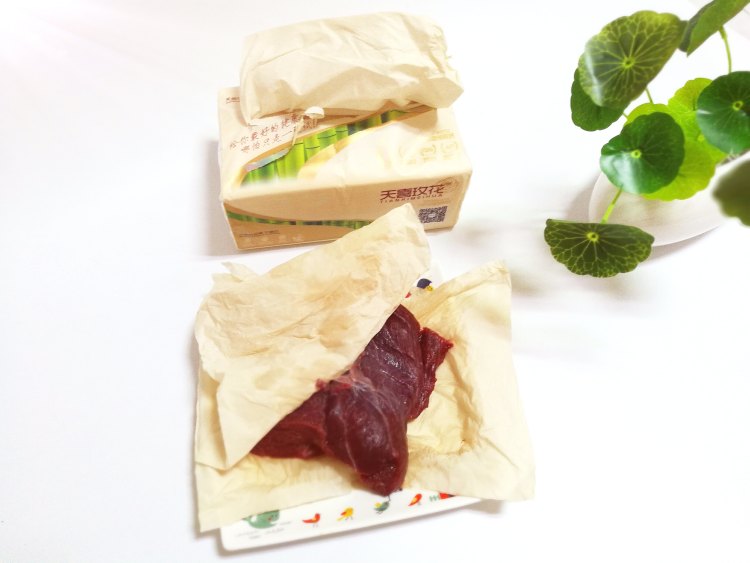酸豆角炒牛肉末步骤3
